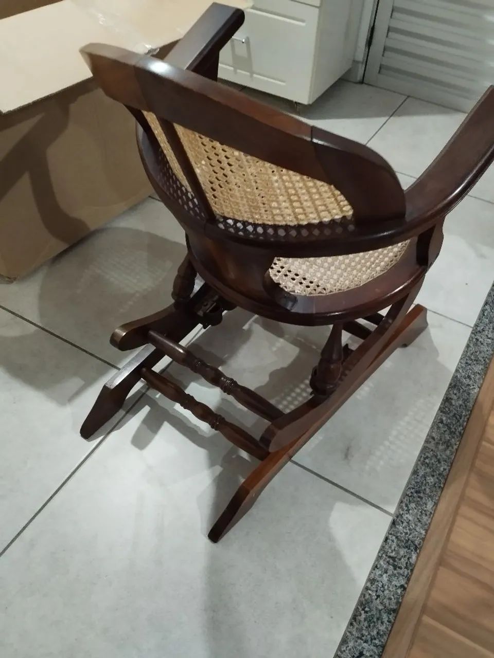 Antiguidade cadeira de balanço  - Foto 3