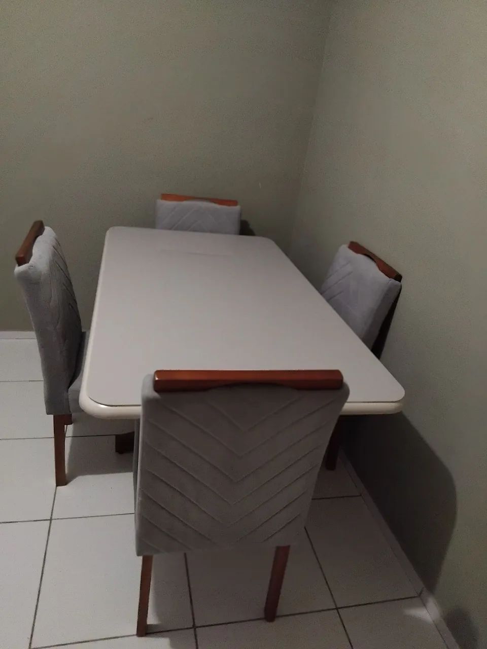 Vendo mesa com cadeiras  - Foto 4