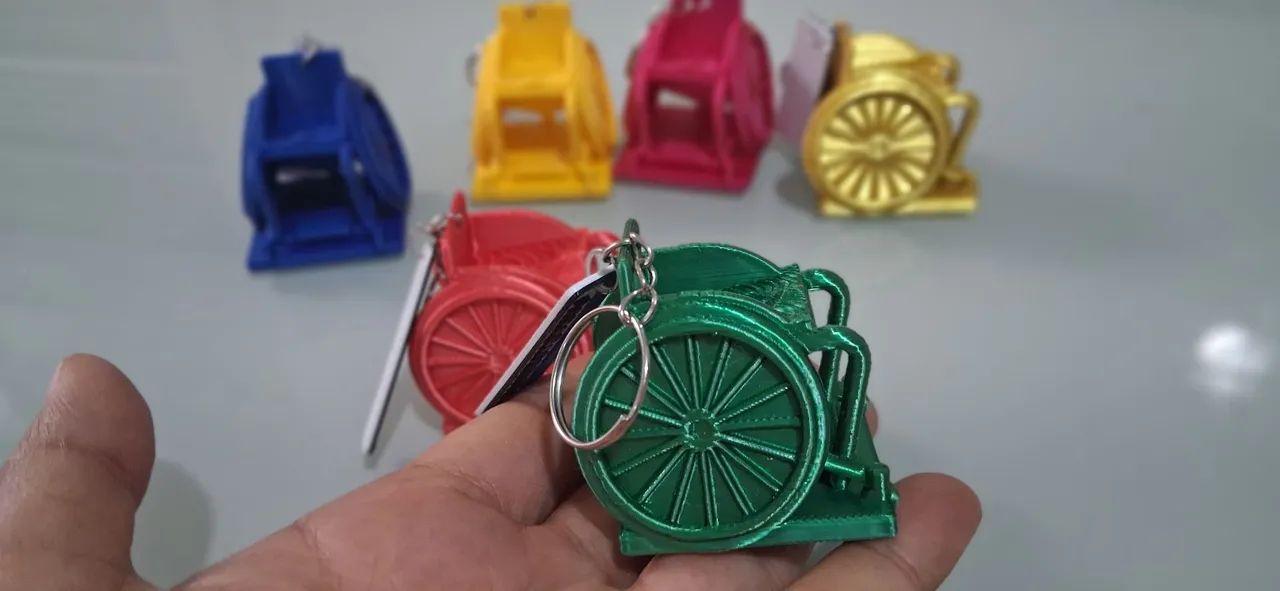 Chaveiro de Cadeira de Roda, diversas cores - Foto 3