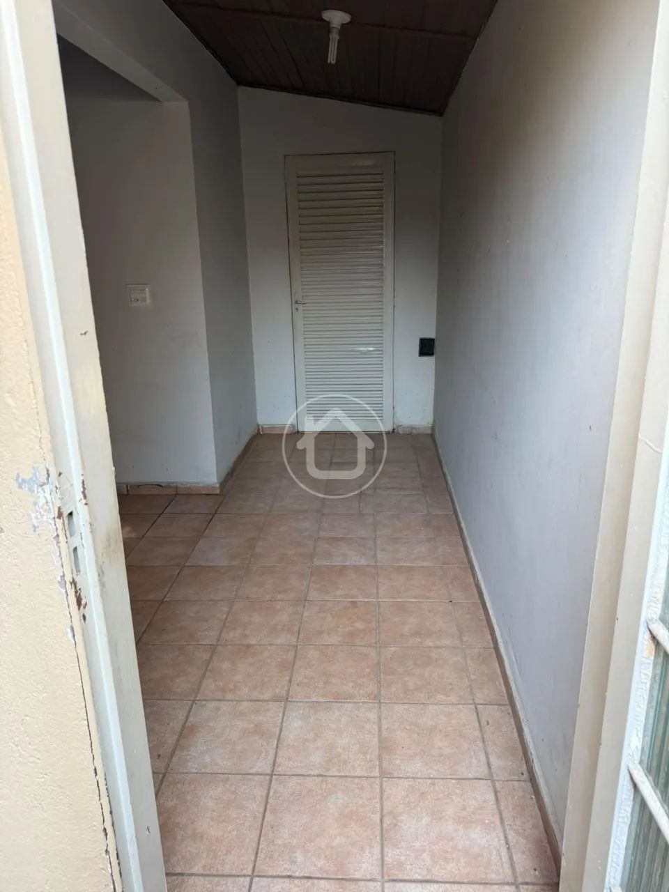 CASA COM 3 QUARTOS, SUÍTE E EDÍCULA NOS FUNDOS - Foto 4