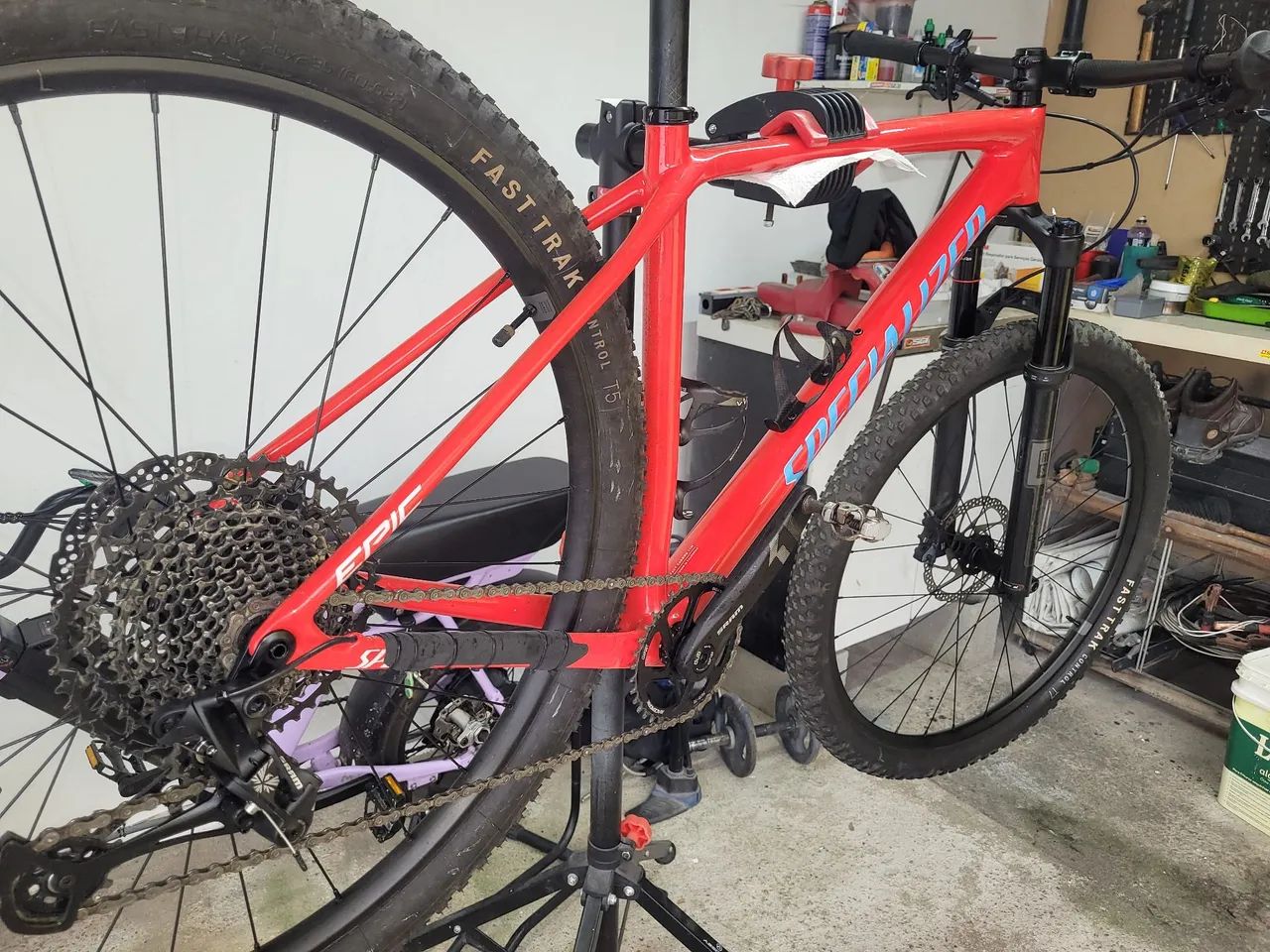 SPECIALIZED EPIC COMP CARBON 2025 - TAM. L - OPORTUNIDADE!  - Foto 2
