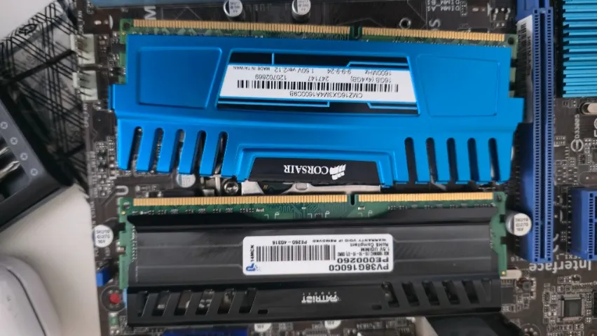 Placa-mãe ASUS PRIME Z270M-PLUS/BR + Processador Intel i7-7700K