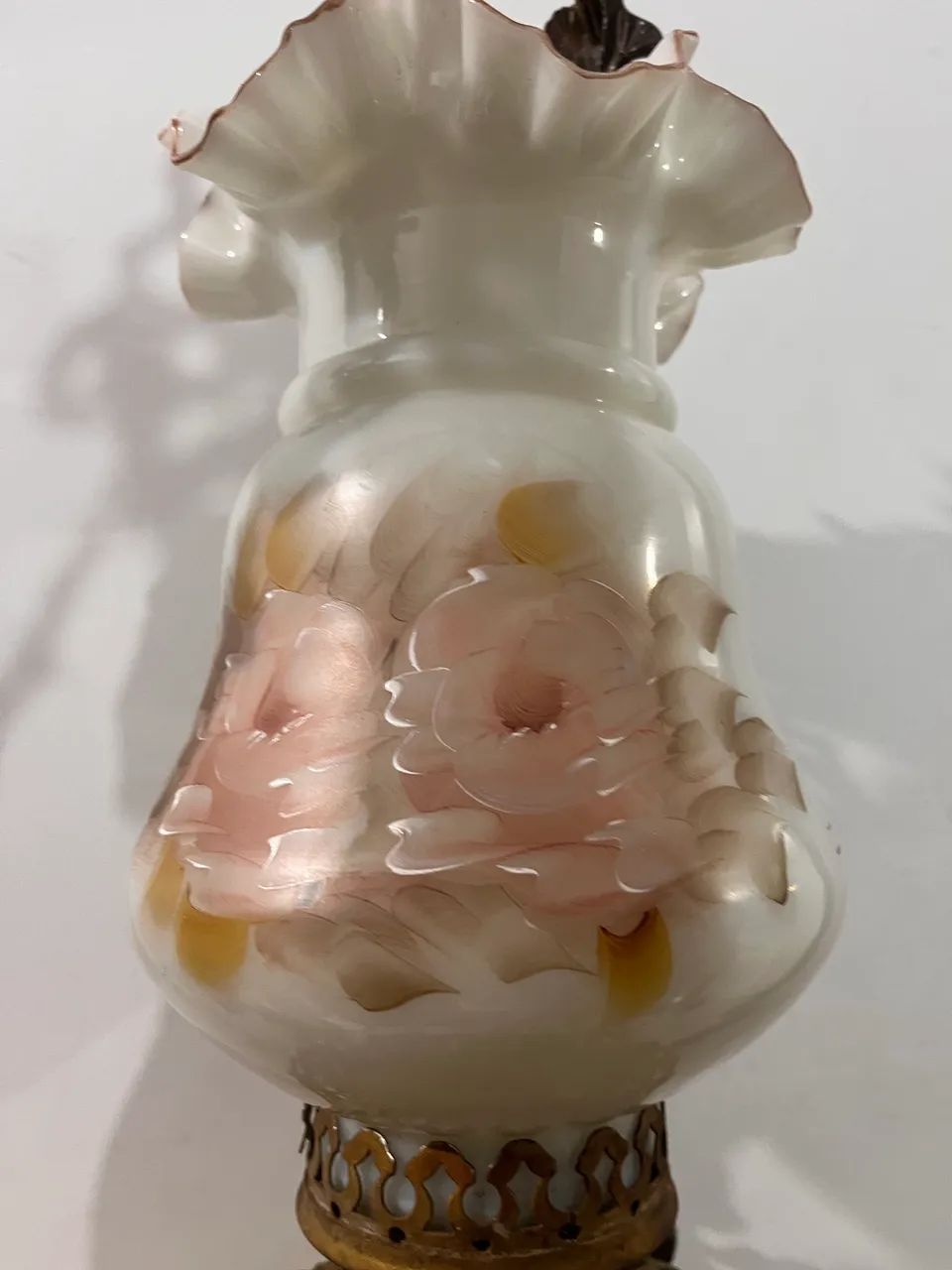 Antigo lustre para choca com cúpula em opalina pintada a mão. - Foto 4