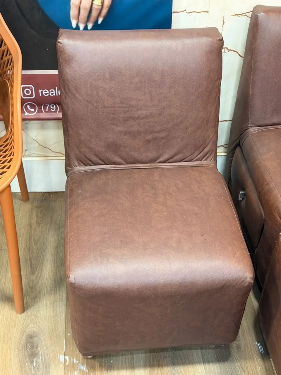 Vende-se Cadeira de manicure - Foto 2