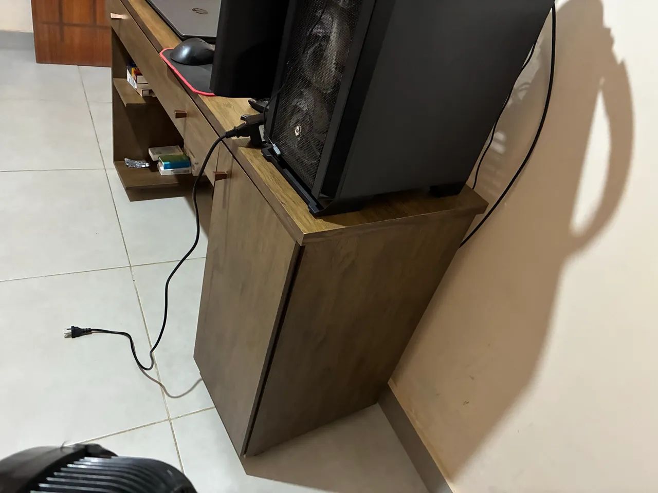 Escrivaninha completa com gavetas - Foto 2