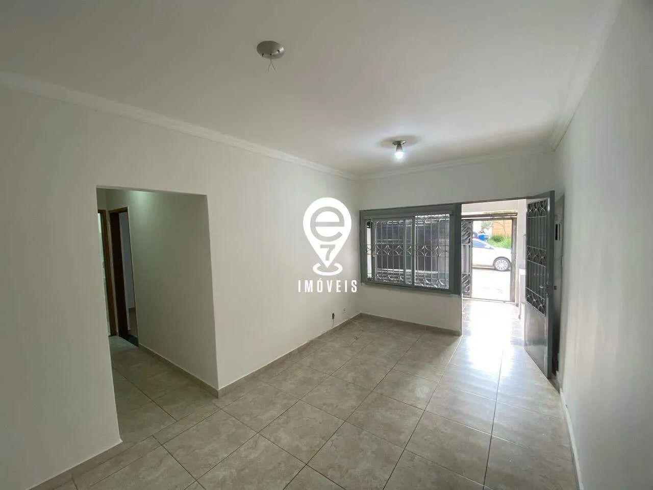 Casa Térrea em Rua Fechada com 2 dormitórios