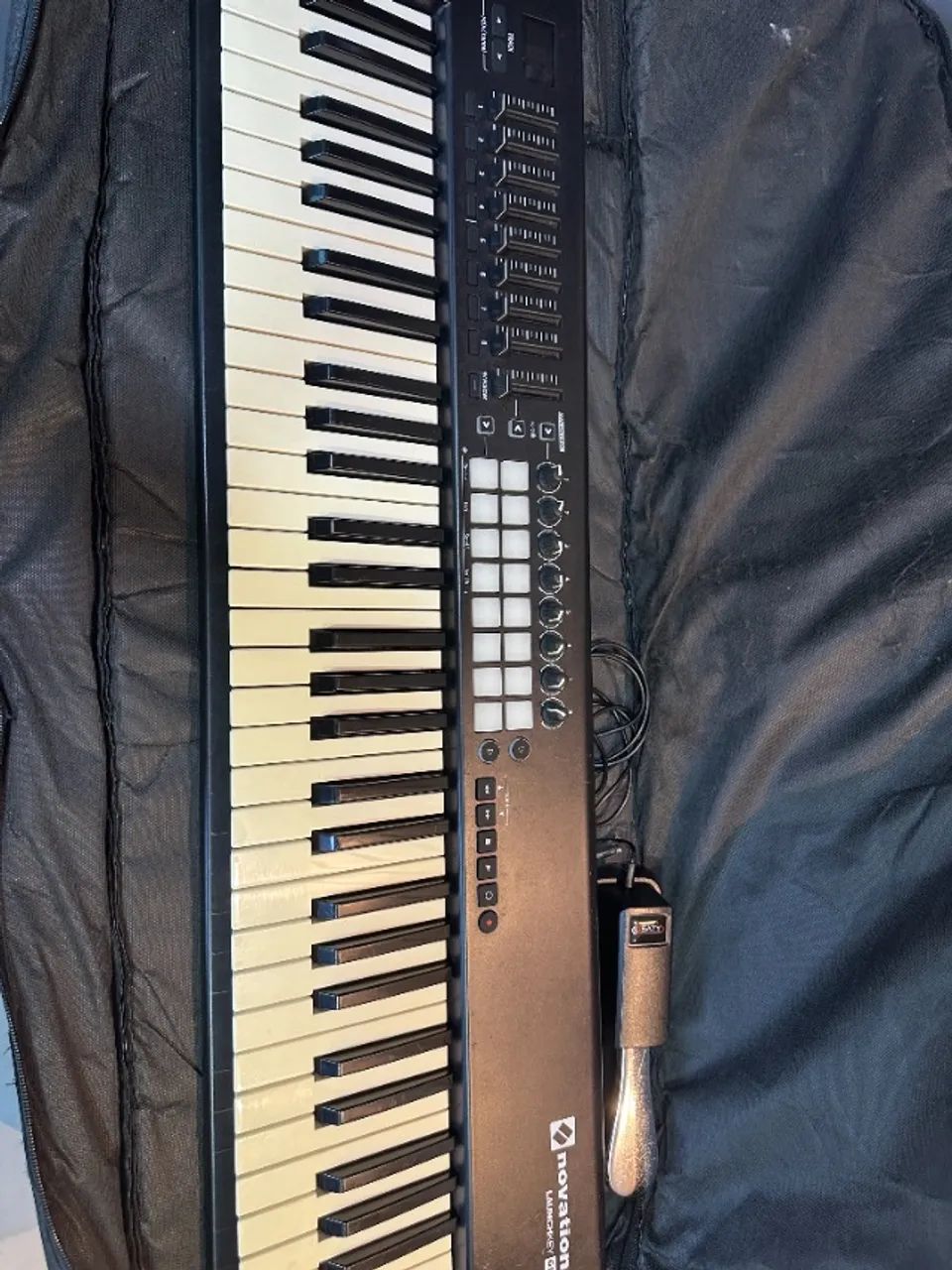 Teclado Controlador - Novation Launchkey 61 Mk2 