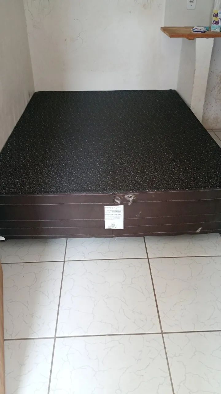 Cama com guarda roupa 