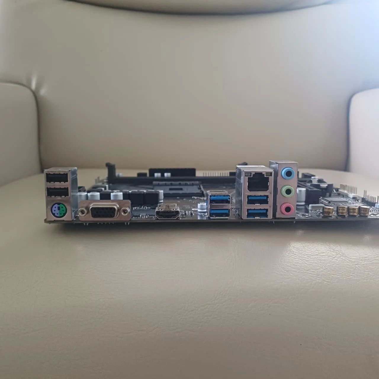 Placa mãe AM4 A520 Gigabyte - Foto 2