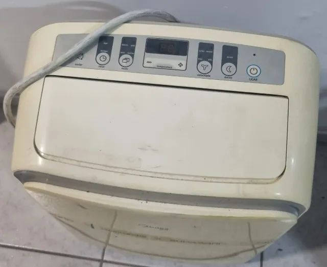 Ar Condicionado portatil Midea com controle
