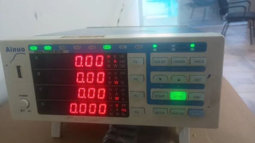 MEDIDOR DE ENERGIA AC E DC
