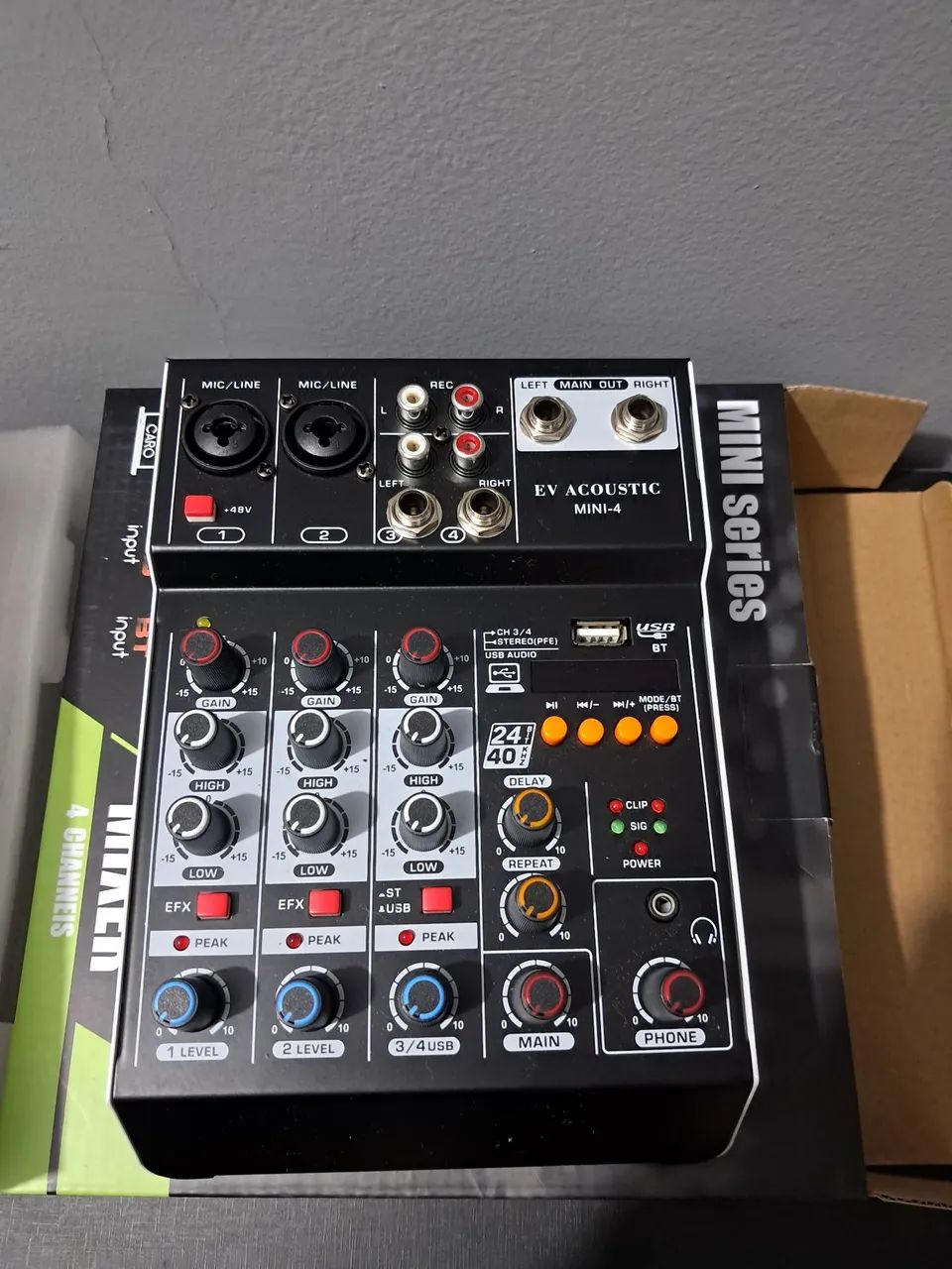 Mixer Mesa de Som EV Acoustics Aelora Mini 4 - Zerada!