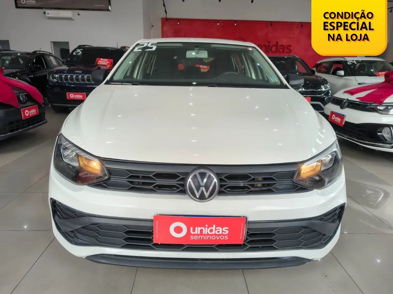 Volkswagen Polo Track 1.0 Flex 12V 5p, foto 3 de 12