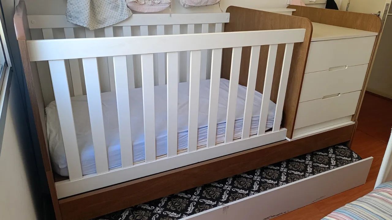 Berço Tipo Americano 3 Gavetas e Cama Auxiliar