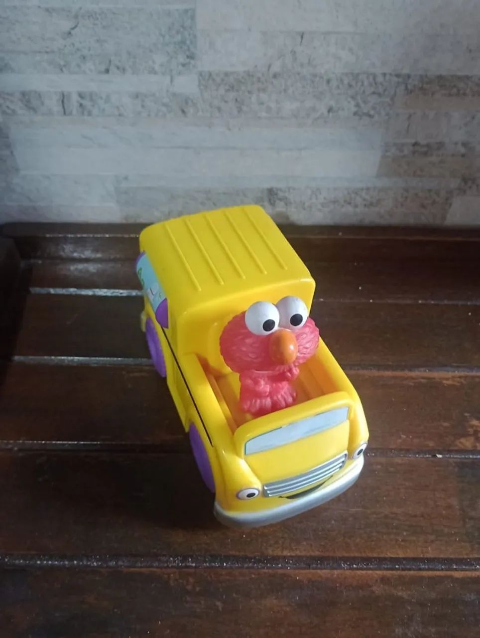 Ônibus com boneco elmo vila Sesamo - Foto 5