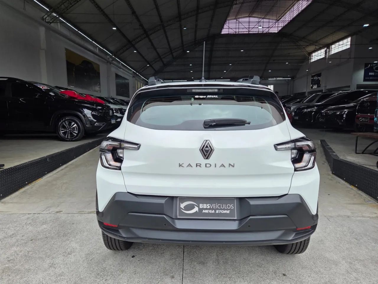 Renault Kardian Evolut. Flex 1.0 TB 12V 5p Aut., foto 7 de 8