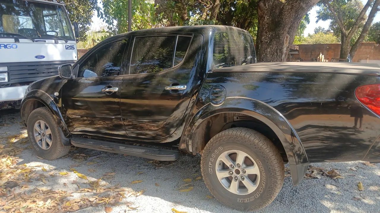 Mitsubishi L200 L200 Triton HPE 3.2 CD TB Int.Diesel Aut 2010
