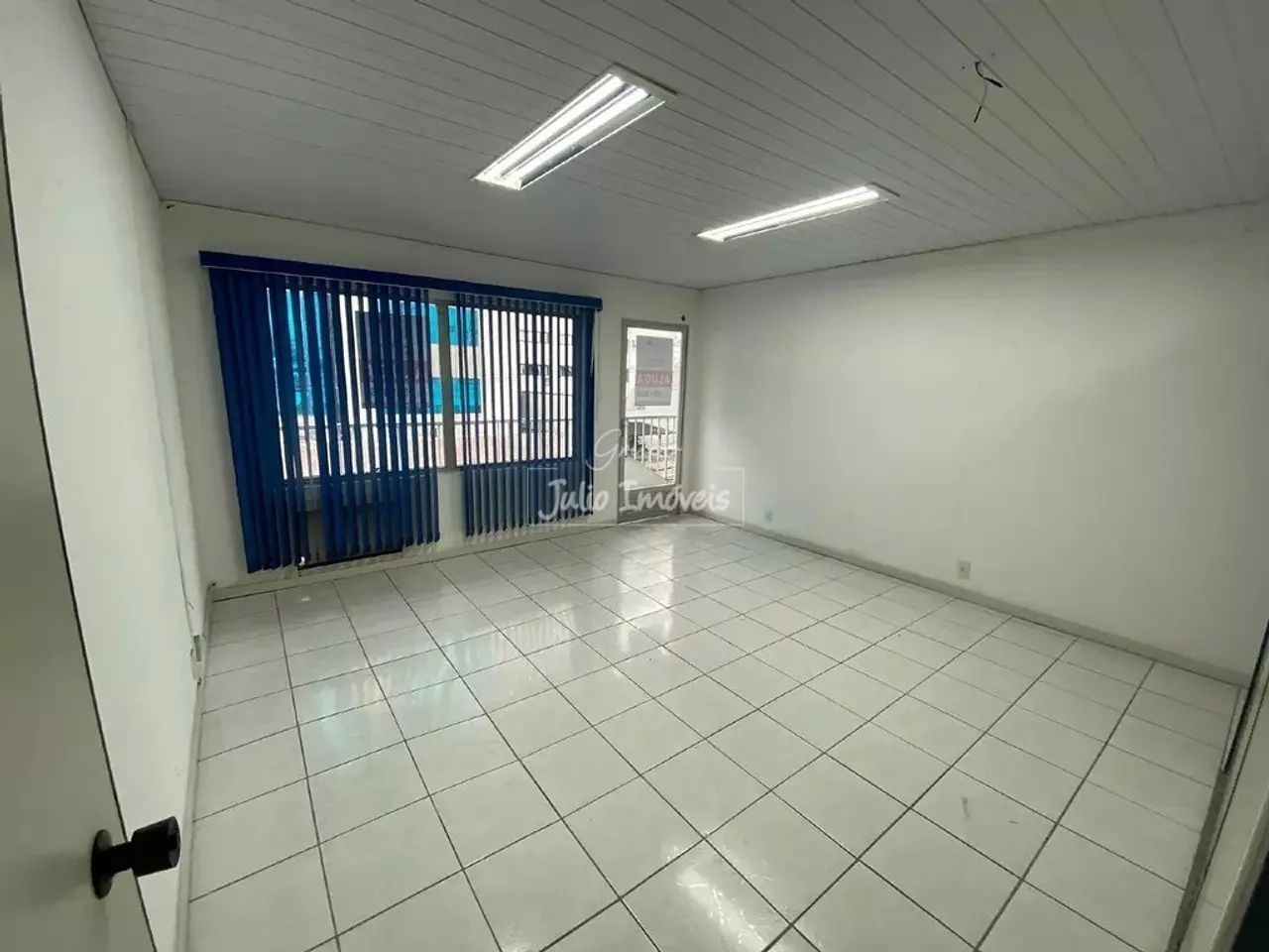 Sala comercial para locação no Centro de Brusque. - Foto 5