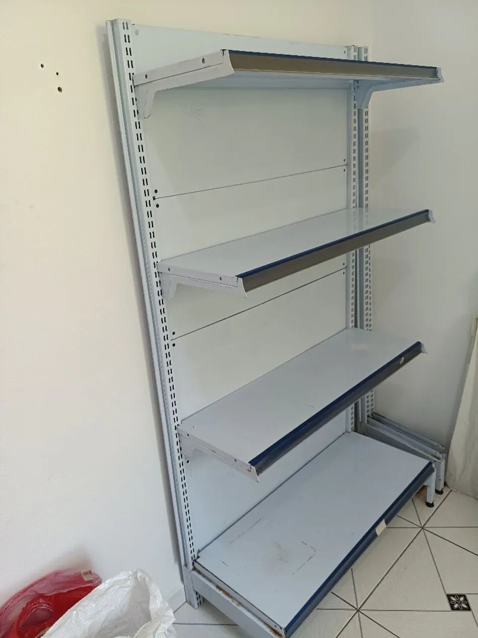 Gôndolas de parede - Foto 4