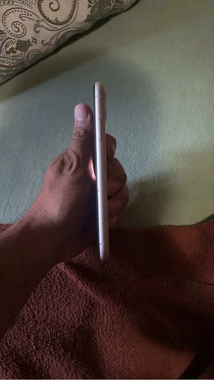 Vendo iPhone 11 para retirada de peças 