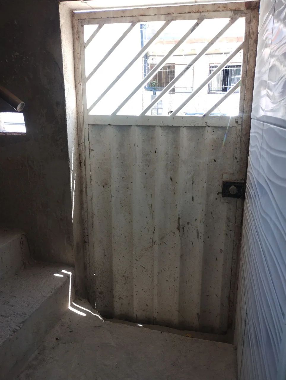 Portão social com fechadura - Foto 2