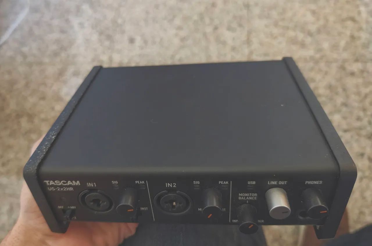 Interface de áudio Tascam US-2X2HR (venda ou troca) - Foto 4