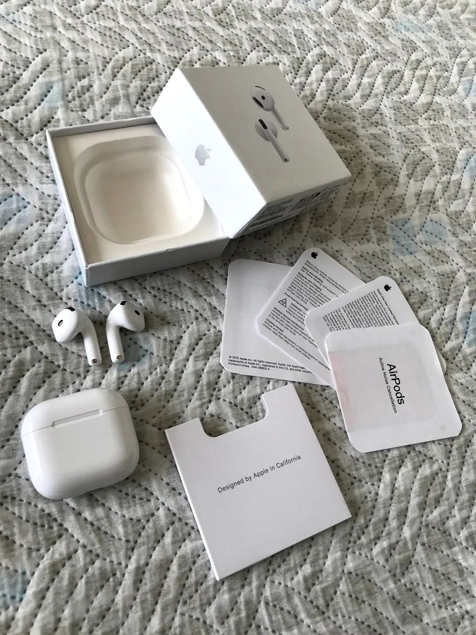 【正規品】Apple AirPods4 ANC搭載 2025.9購入 新品未開封 Apple Apple AirPods 4 アクティブノイズキャンセリング搭載 MXP93KH/A