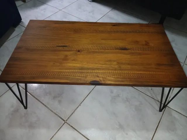 Mesa de Centro de Madeira