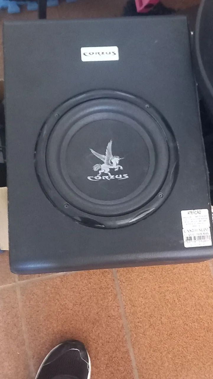 Vendo som de carro