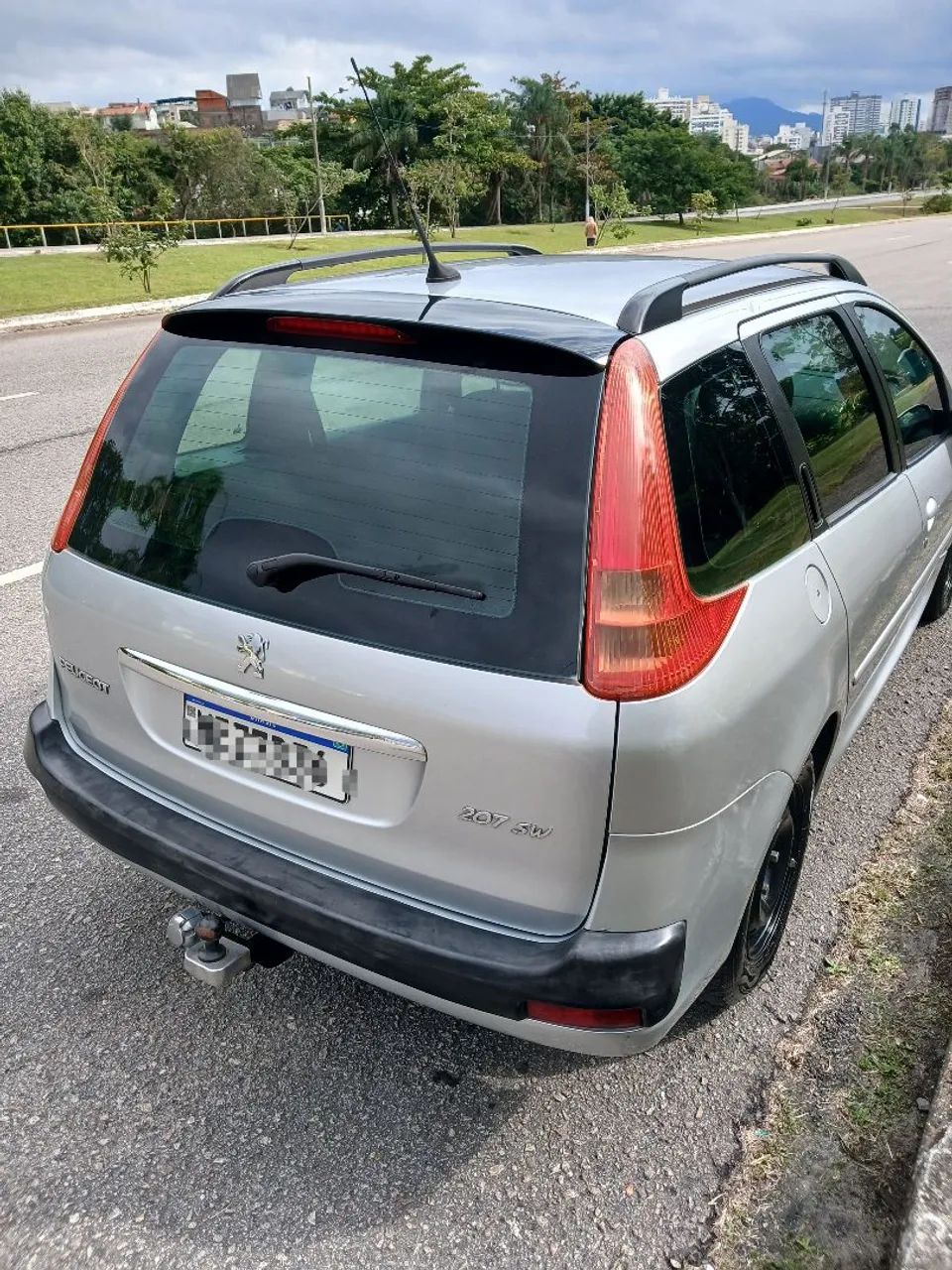 Peugeot 207 207 SW XR 1.4 Flex 8V 5p 2009