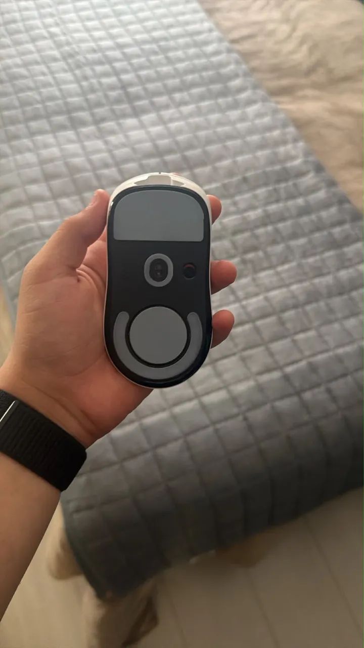 Mouse logitech Gpro superlight com 6 meses de uso - Foto 3