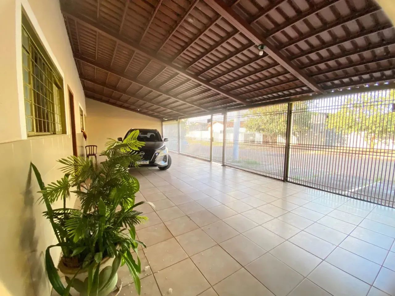 Casa à Venda com 04 Quartos - Setor Oeste codigo: 340658