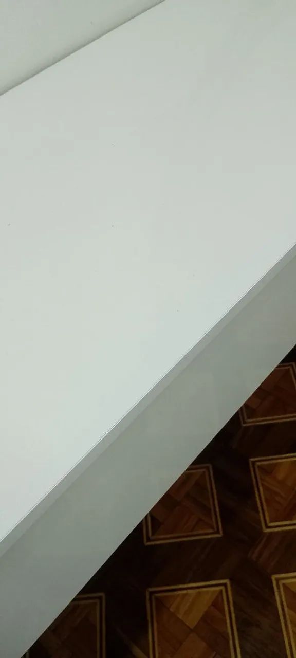 Bancada branca com quatro gavetas - Foto 4