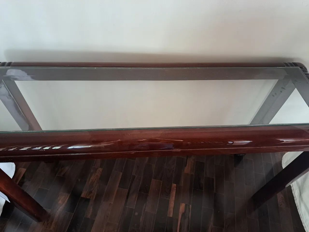 Mesa de madeira com tampo de vidro  - Foto 2