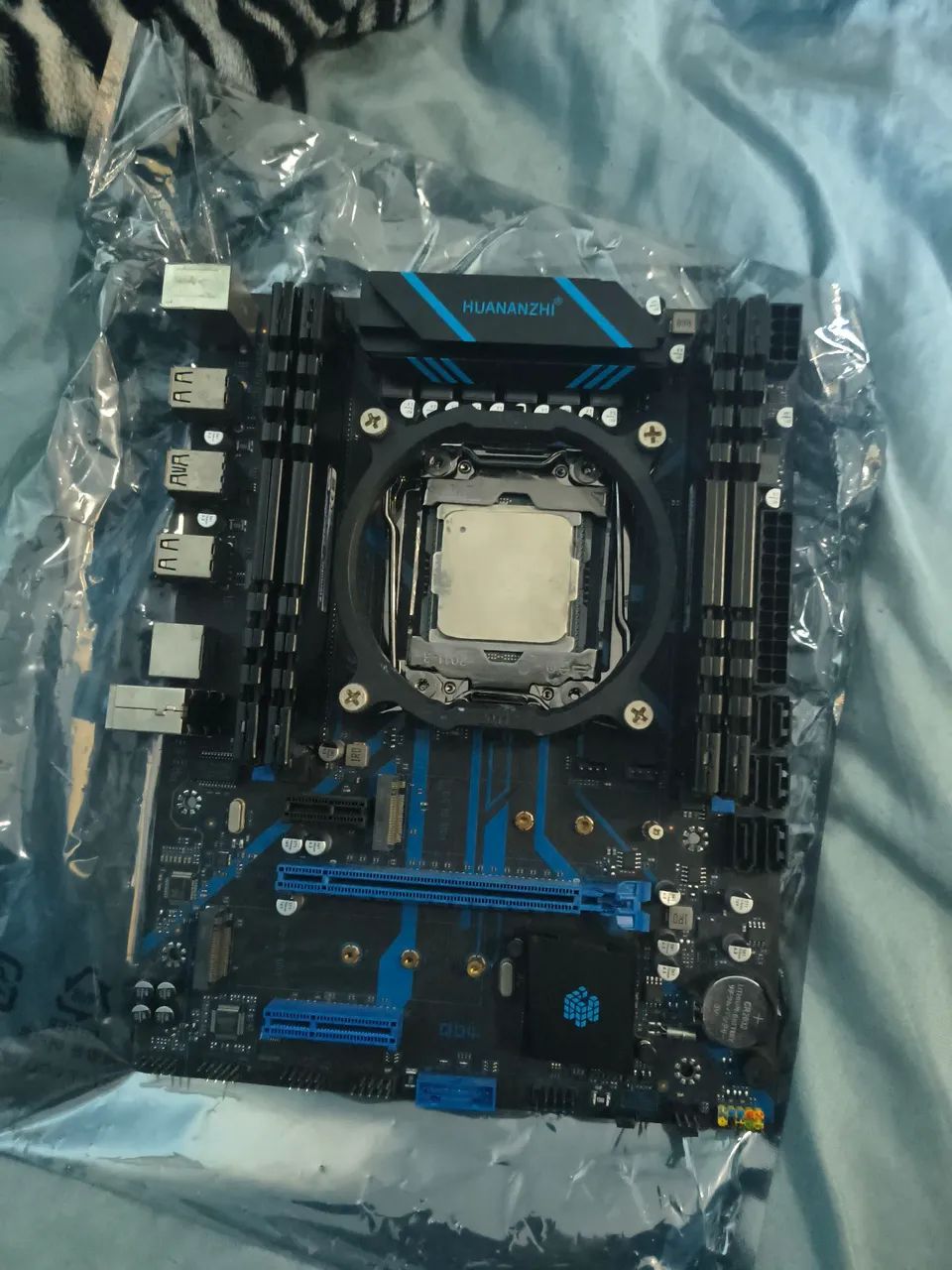 Kit xeon x99, placa mãe com defeito 