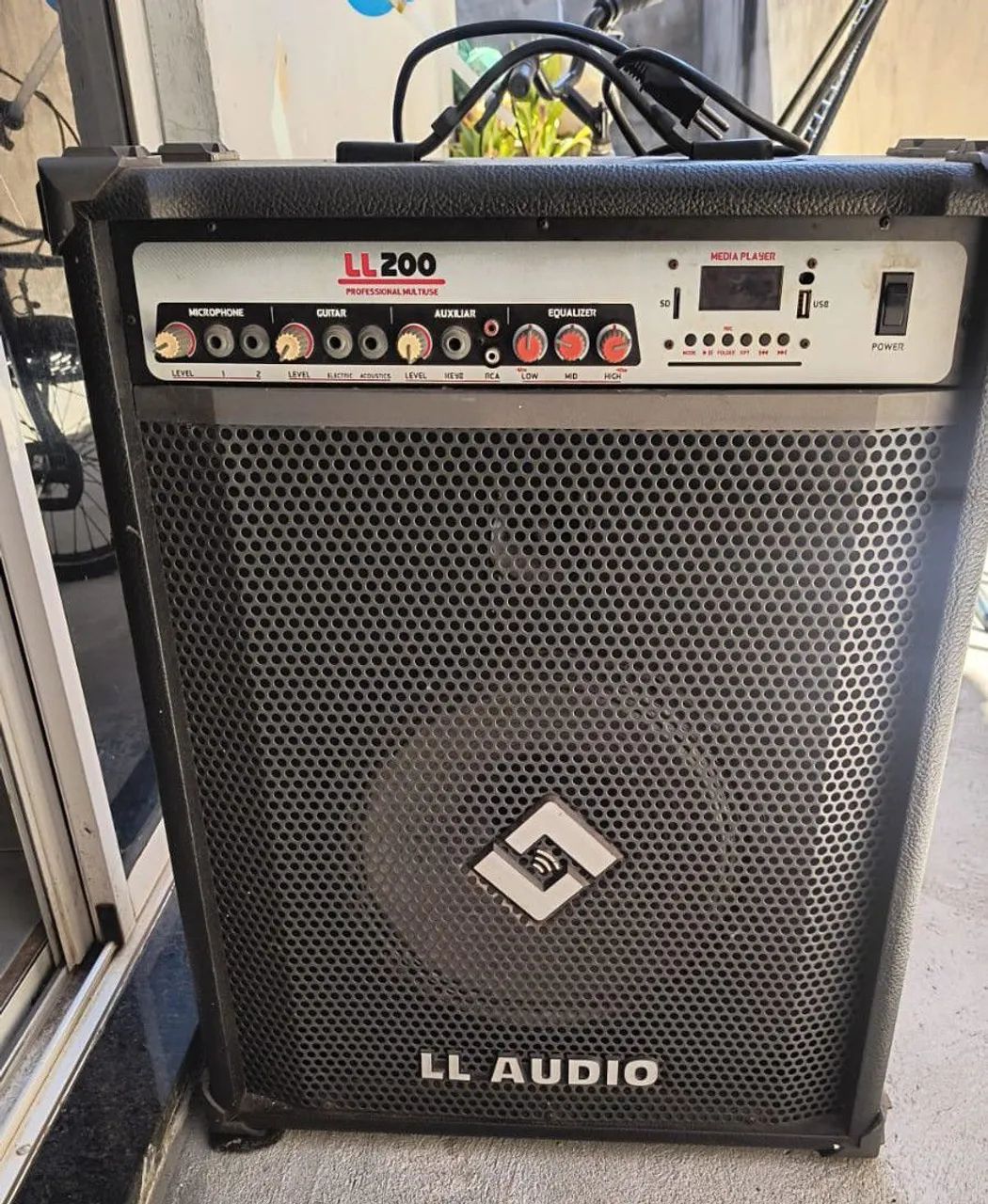 Áudio LL200