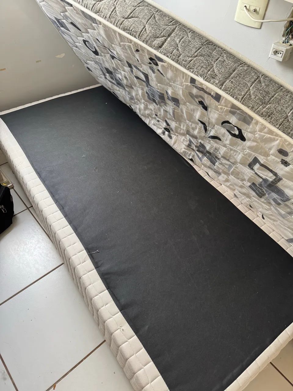 2 camas de solteiro com base Probel e colchão de espuma (USADO) - Foto 4