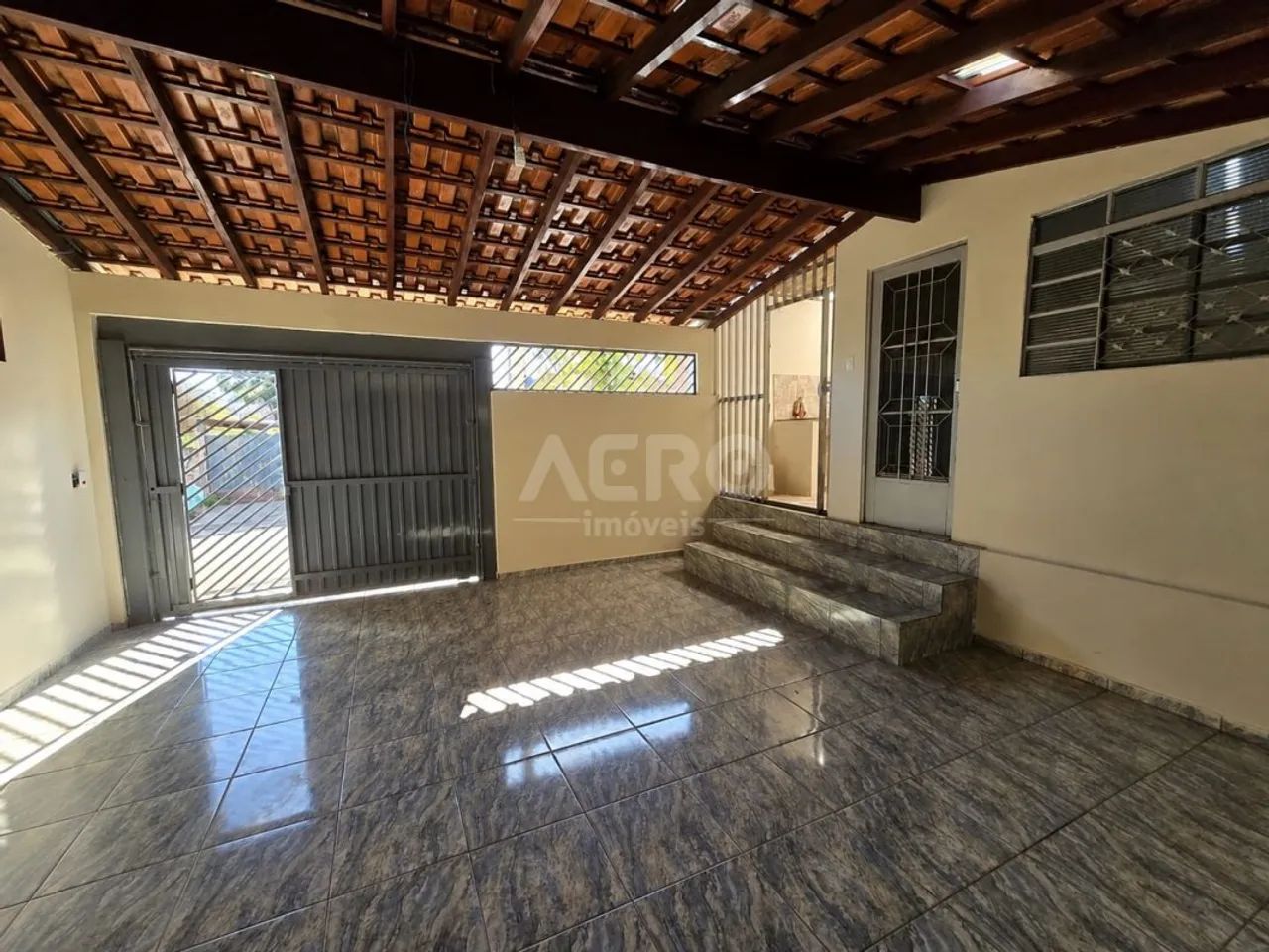 Casa de laje com 3 dormitórios sendo uma suíte - Foto 2
