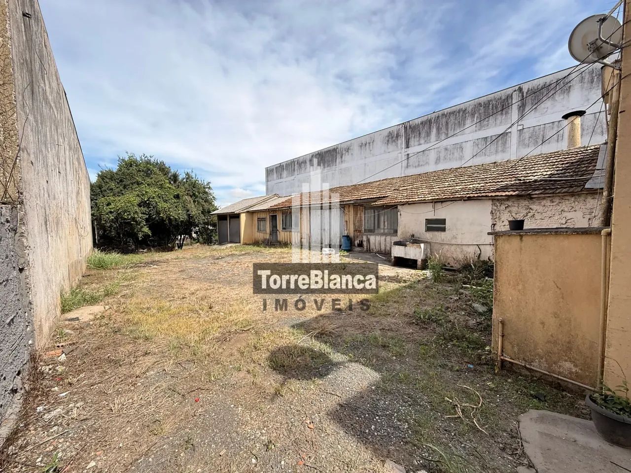 Terreno com Construção para locação, Amplo Espaço, Chapada. - Foto 3