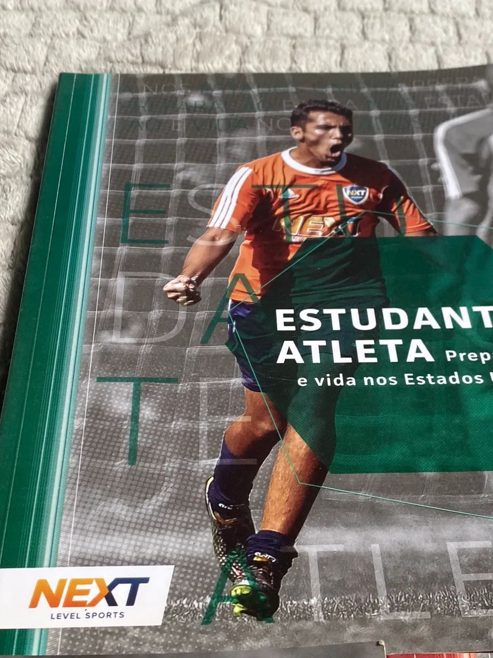 Kit 3 Revistas Next Level Sports (Futebol nos EUA)  Guias Estudante Atleta - Foto 5