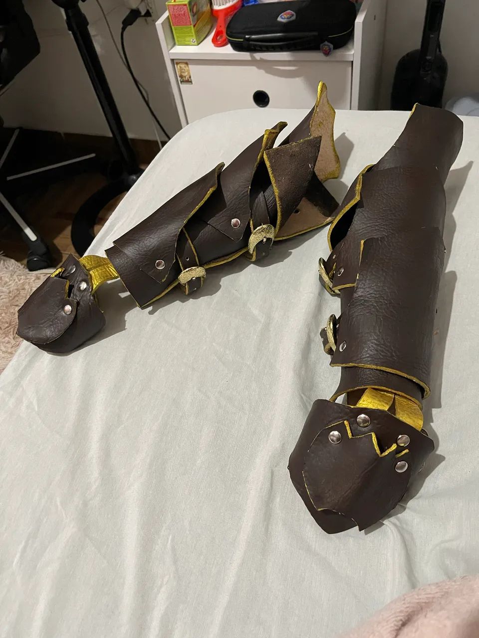 Braceletes em Couro - Armadura Medieval e cosplay e steampunk - Foto 3