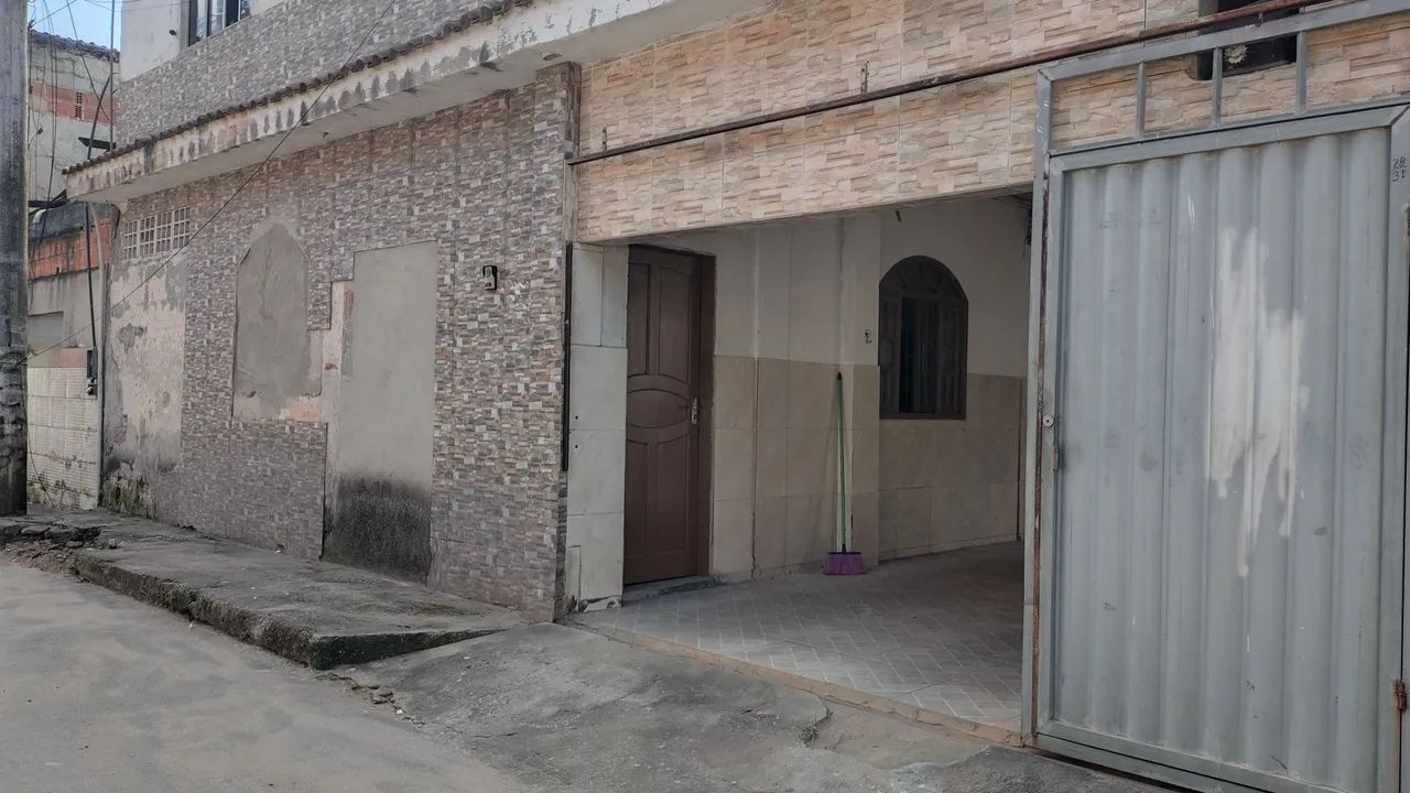 VENDO CASA 3Q + 3 KITNETS
