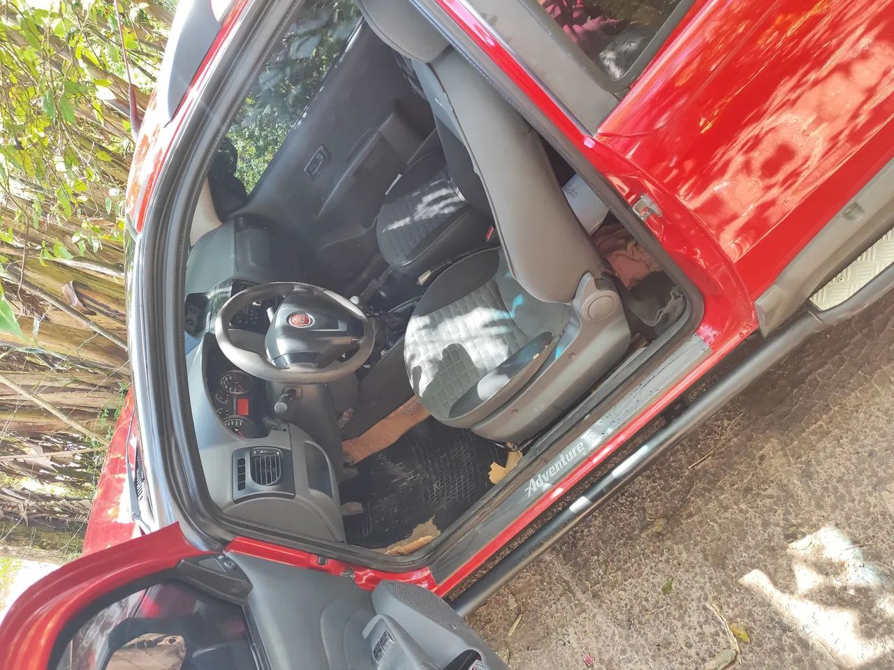 Fiat Strada Adventure1.8/ 1.8 Locker Flex CD 2013 - Foto 5