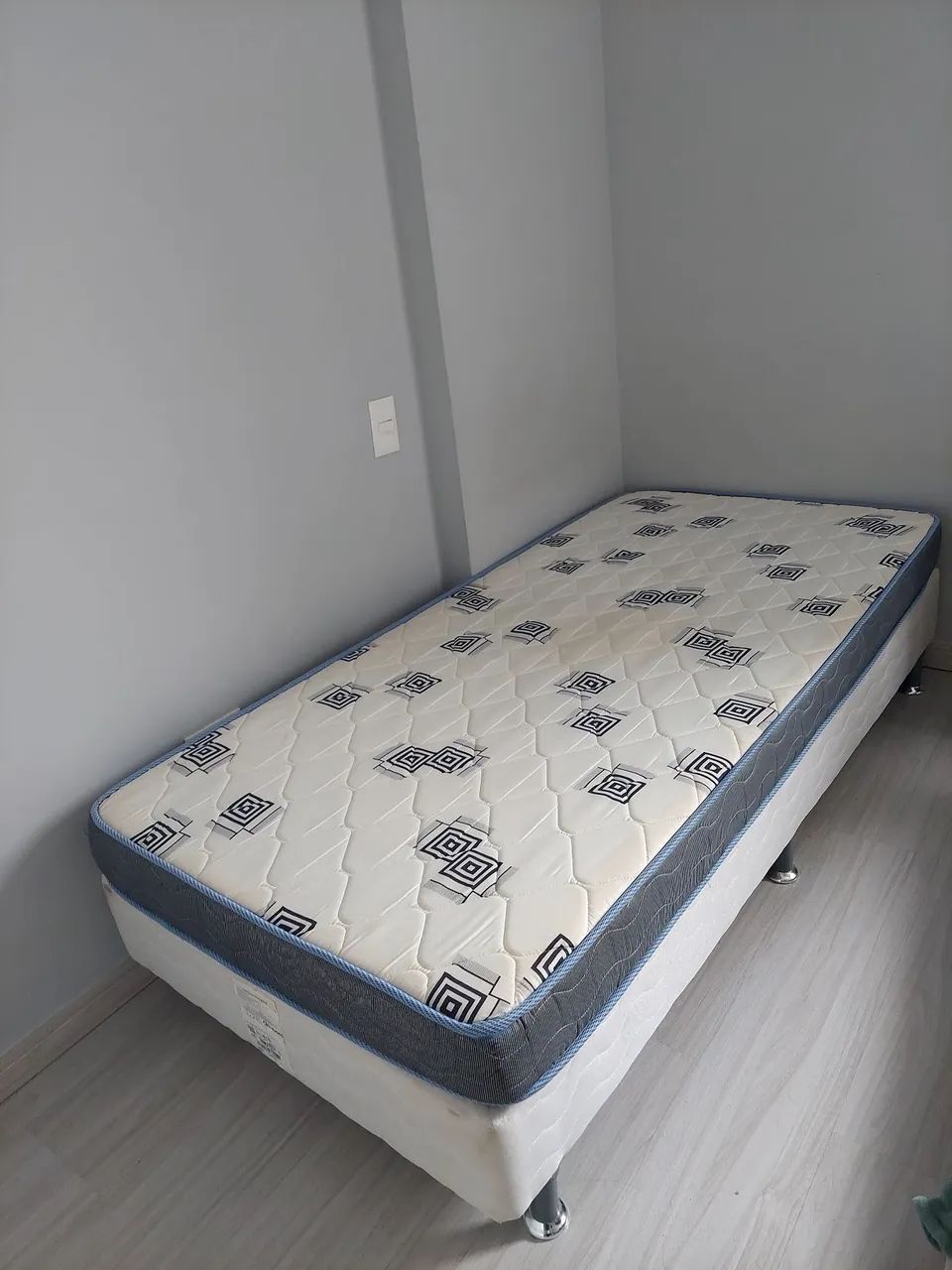 Cama box + colchão solteiro Ortobom