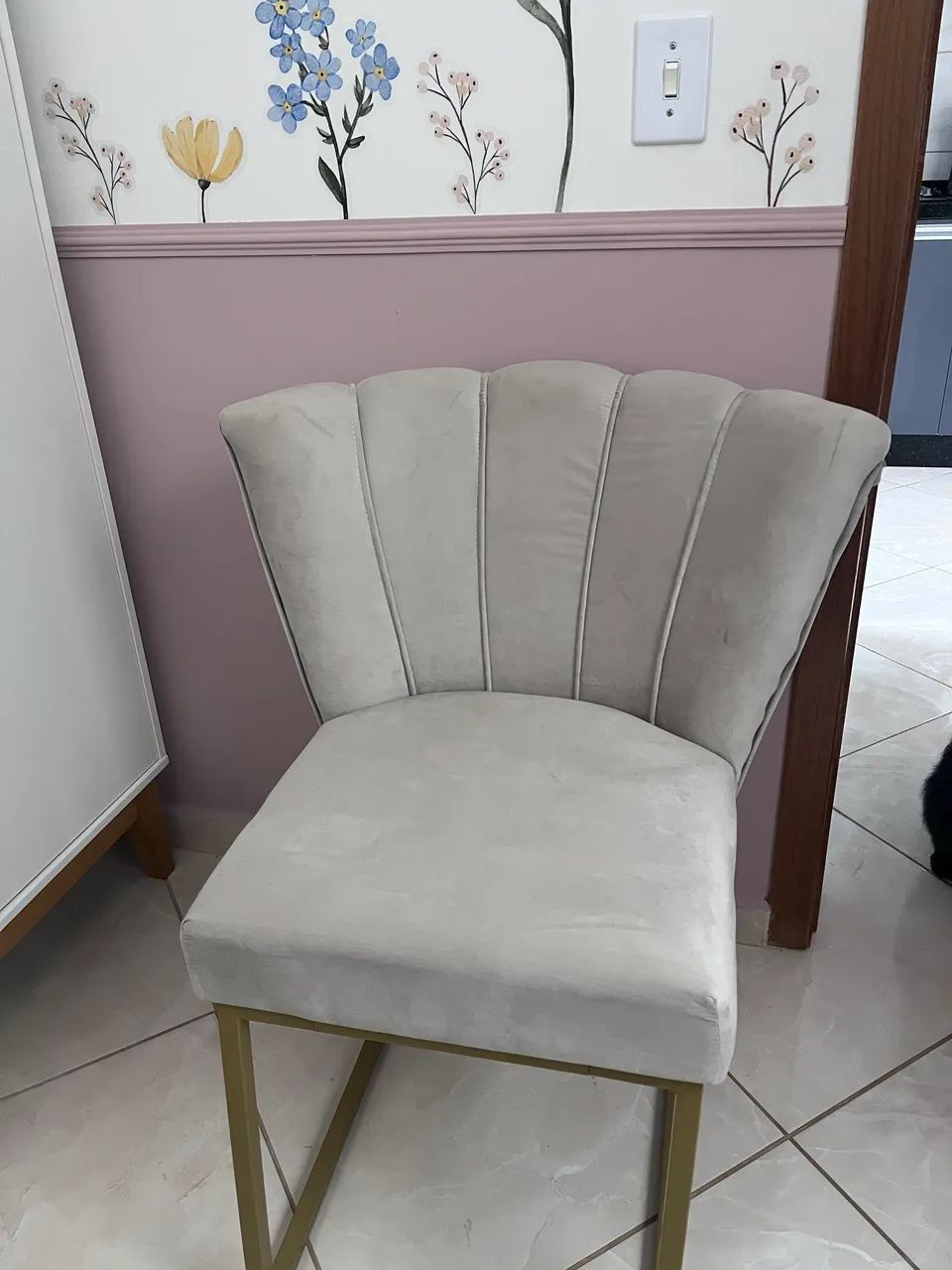 CADEIRA COM BASE DE METAL - Foto 3