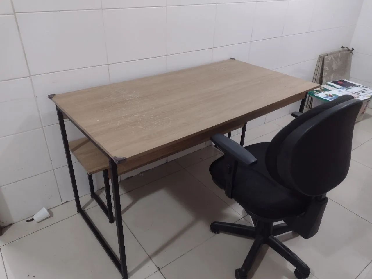 Cadeira e mesa de escritório  - Foto 2