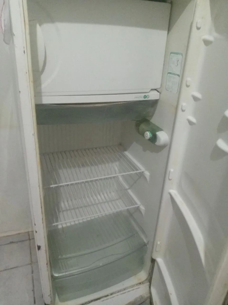 Vendo uma geladeira parada - Foto 4
