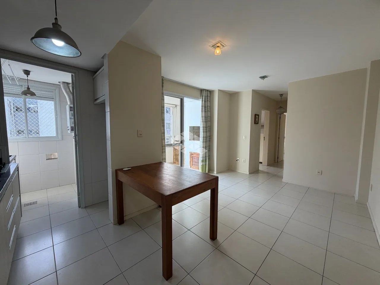 APARTAMENTO 2 DORMITORIOS NO BOM ABRIGO FLORIANOPOLIS/SC