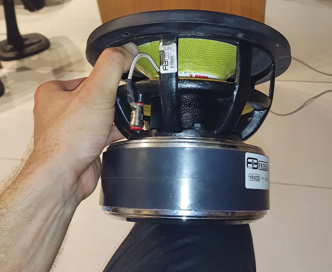 Subwoofer FB audio 8" 850W com caixa - Foto 2