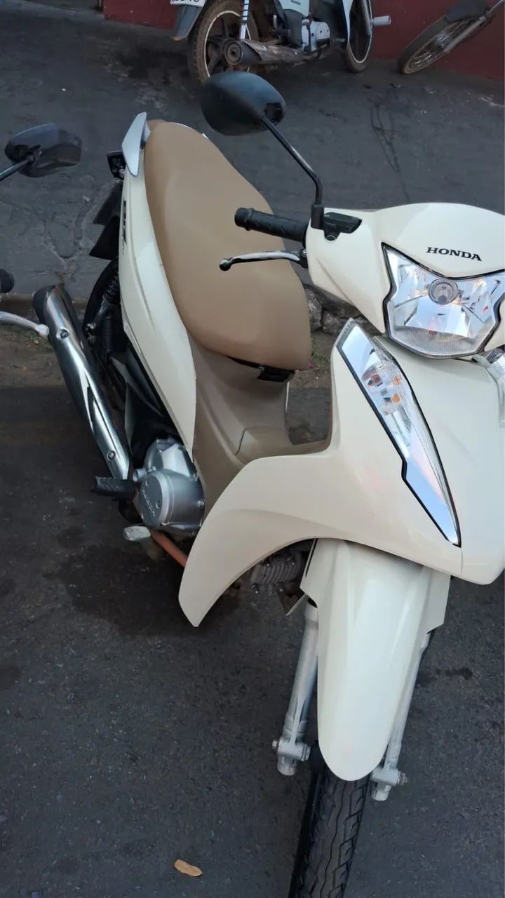 Vendo Biz 125, conservada. 